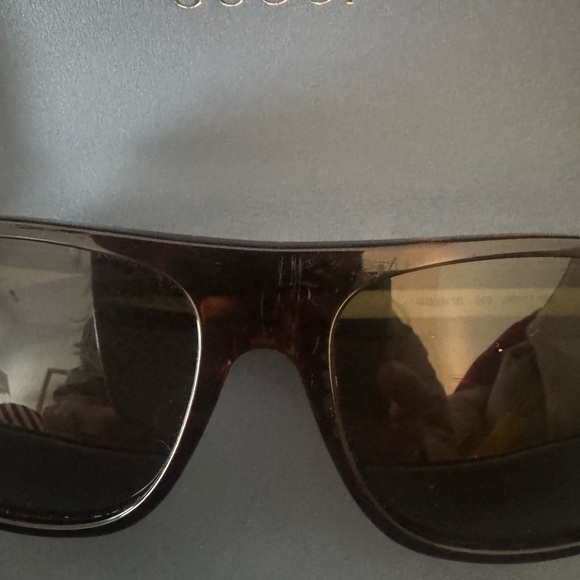 Gucci Black Sunglasses with Case Slight Scuffs - Picture 4 of 12
